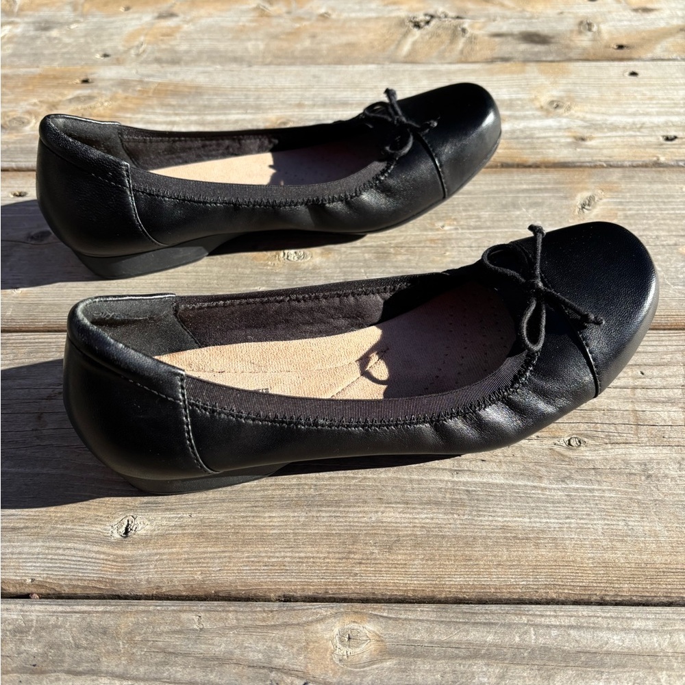 Clarks Black Leather Women’s Ballet Flats